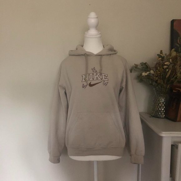 Custom embroidered Nike hoodie - Picture 1 of 5